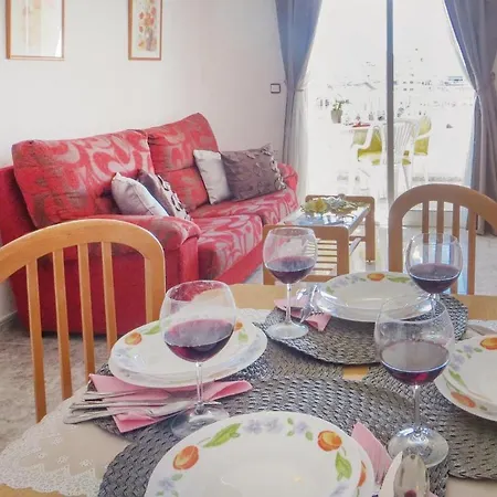 2 Bedroom Gorgeous In Lägenhet